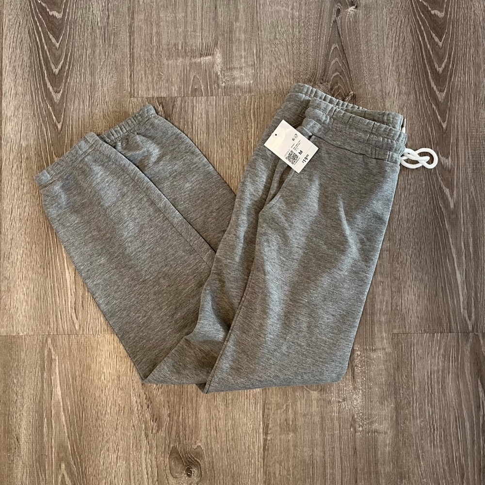 NEW WITH TAGS - NEVER WORN Forever 21 High waisted Sweatpants